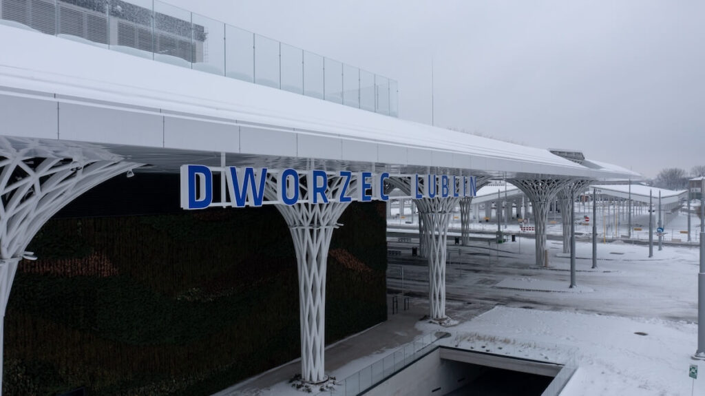 Metropolitní nádraží Lublin Polsko Tremend Studio