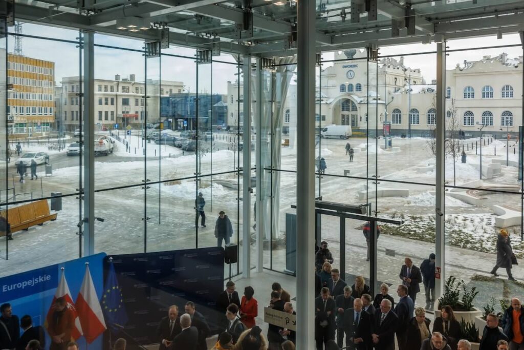 Metropolitní nádraží Lublin Polsko Tremend Studio