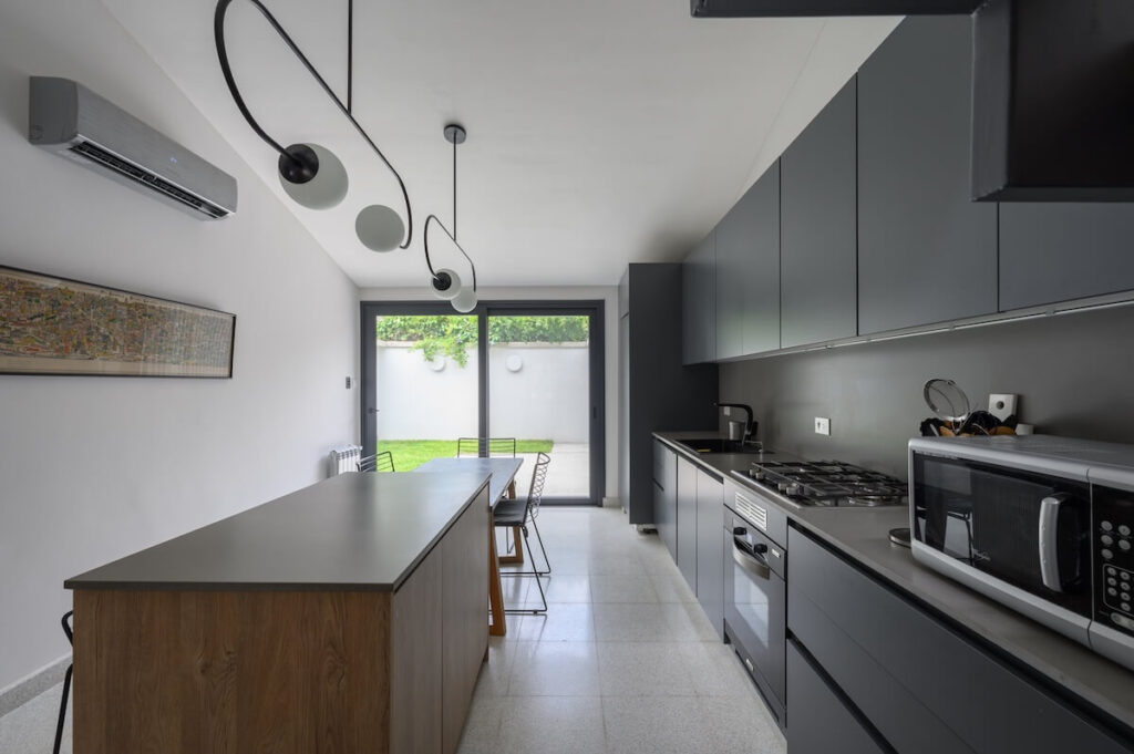 Vivienda SyS in La Lucila, Argentina by DRM estudio + RA-ARQ