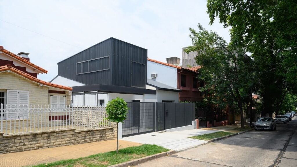 Vivienda SyS in La Lucila, Argentina by DRM estudio + RA-ARQ