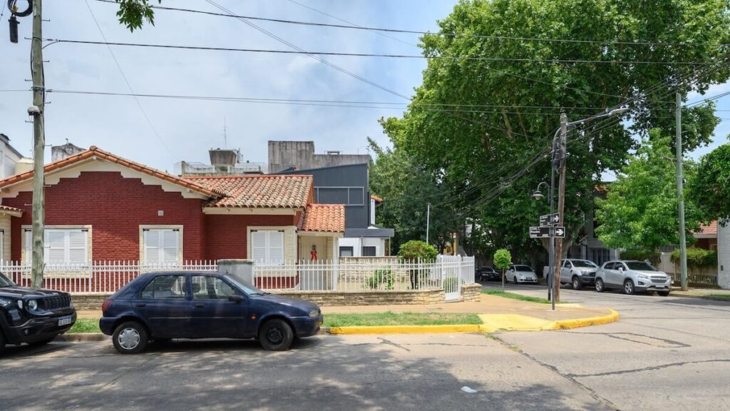 Vivienda SyS in La Lucila, Argentina by DRM estudio + RA-ARQ