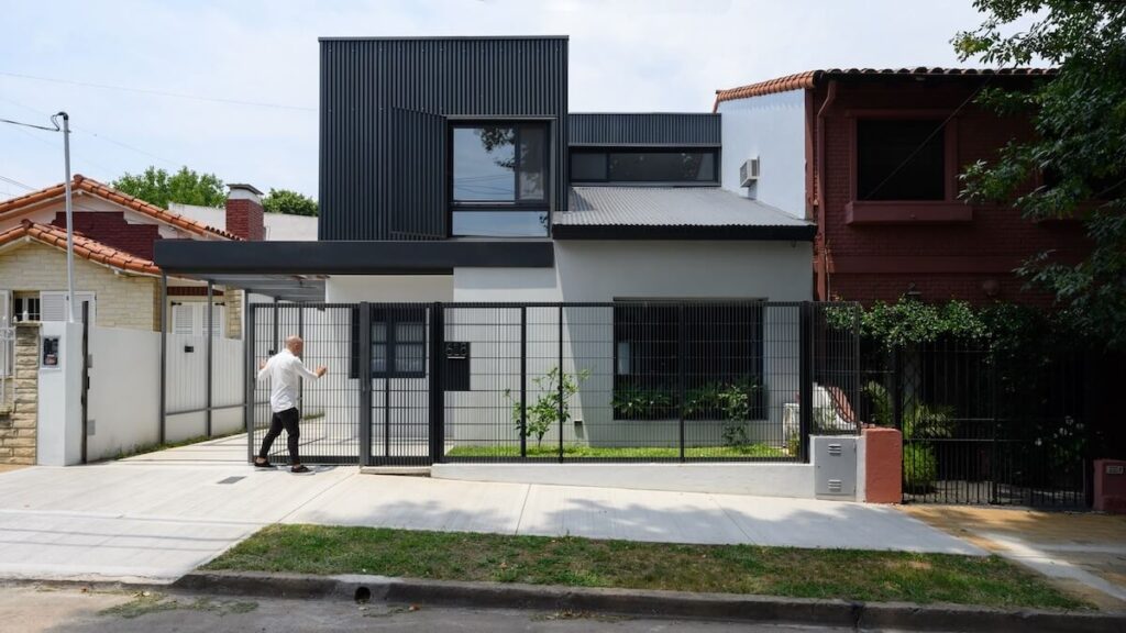 Vivienda SyS in La Lucila, Argentina by DRM estudio + RA-ARQ