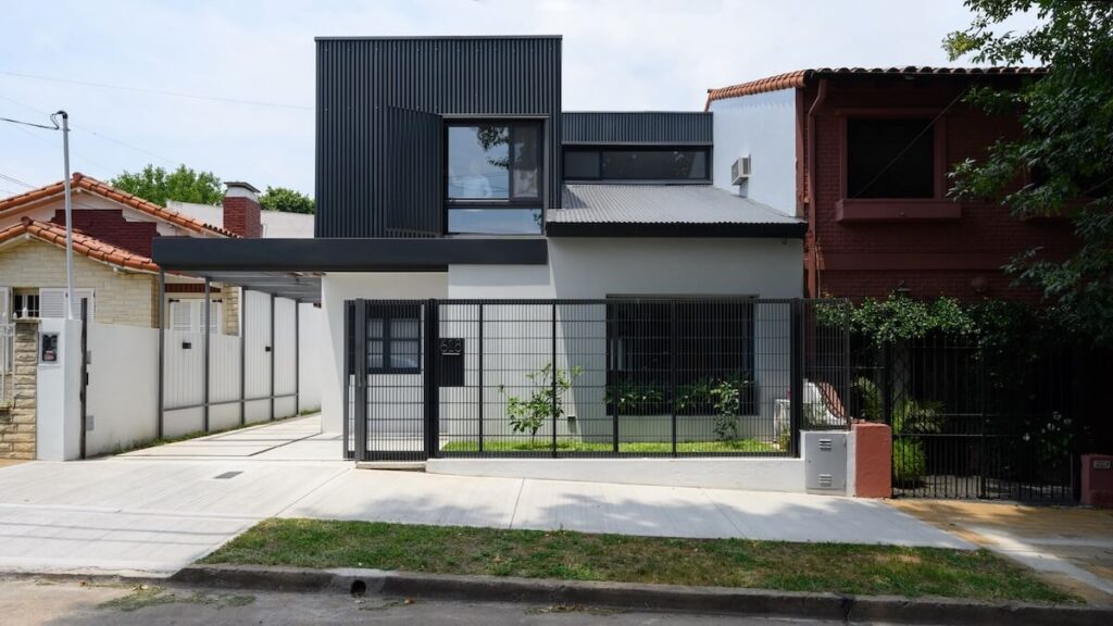 Vivienda SyS in La Lucila, Argentina by DRM estudio + RA-ARQ