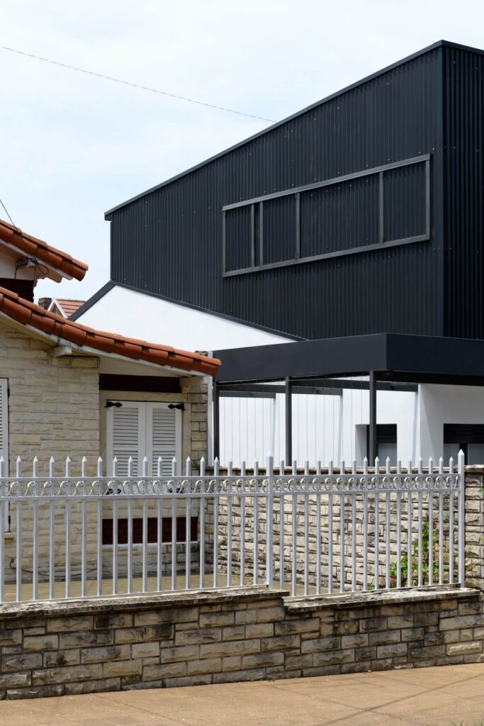 Vivienda SyS in La Lucila, Argentina by DRM estudio + RA-ARQ