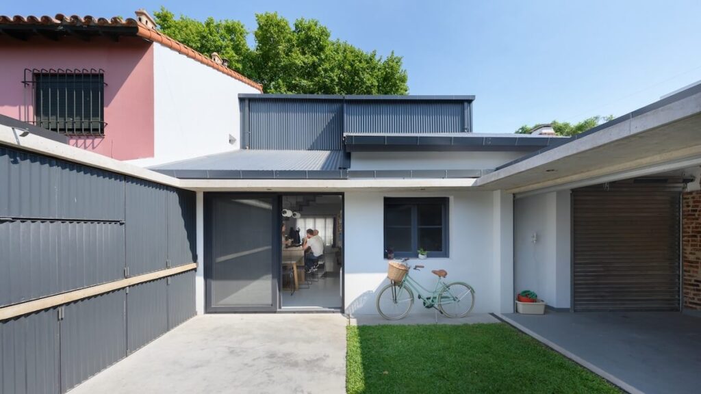 Vivienda SyS in La Lucila, Argentina by DRM estudio + RA-ARQ