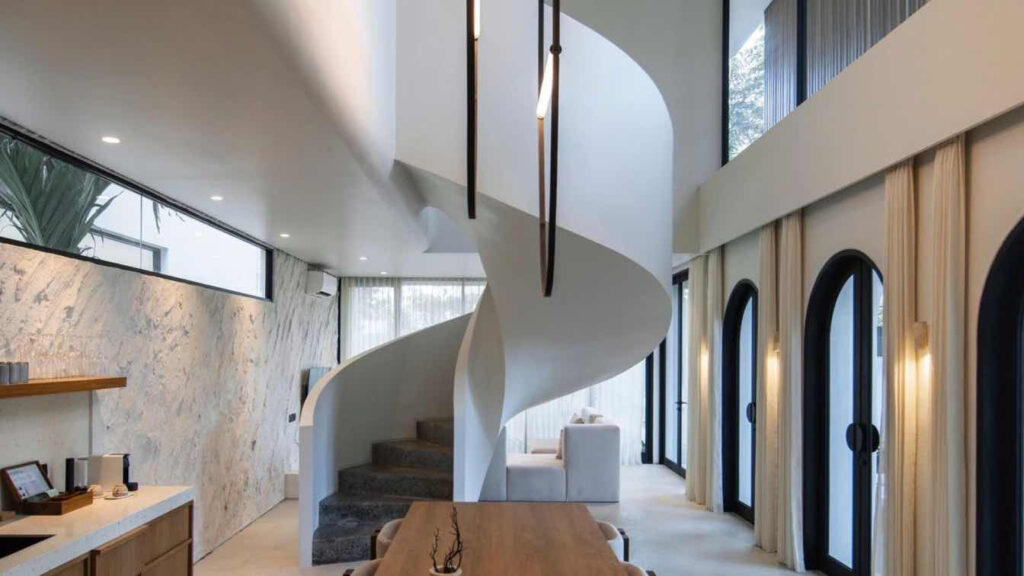 Vila, točité otevřené schodiště