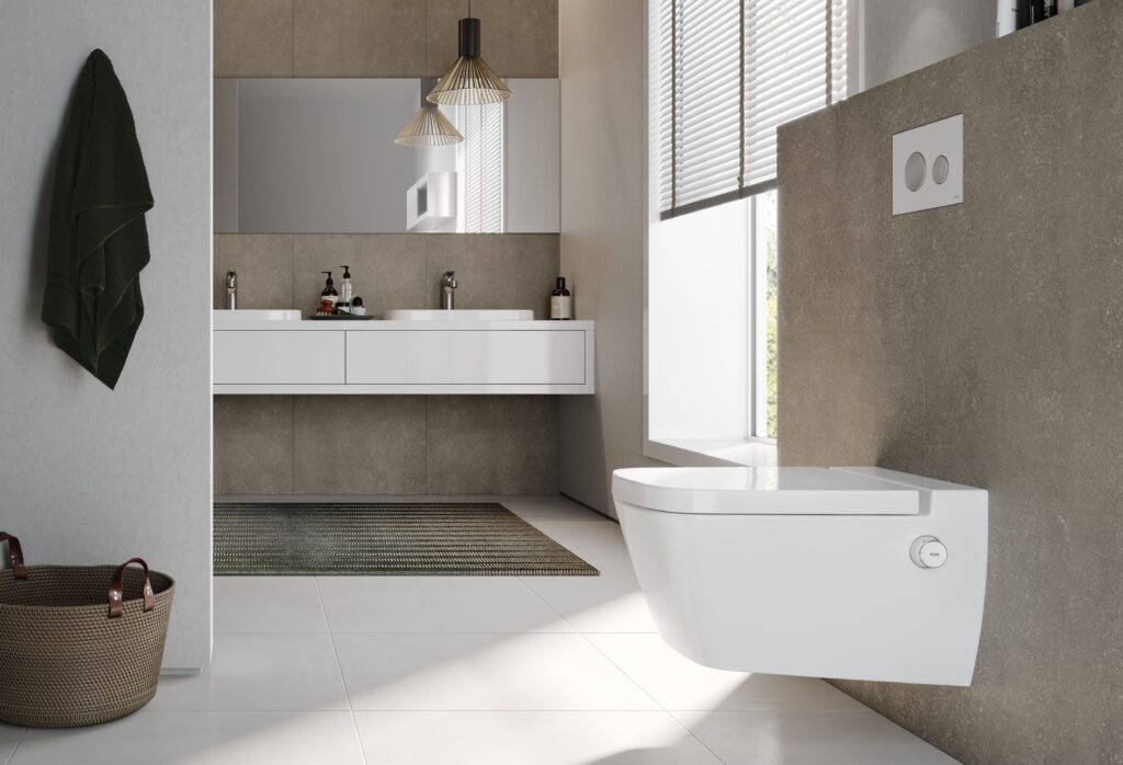 Original TECEone wc bílá sprchovací toaleta v koupelně