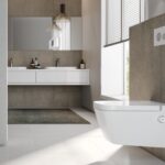 Original TECEone wc bílá sprchovací toaleta v koupelně