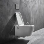 Tece sprchovací toaleta