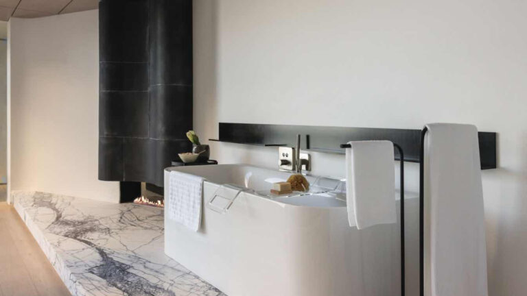 Luxusní pobřežní rezidence přírodní materiály