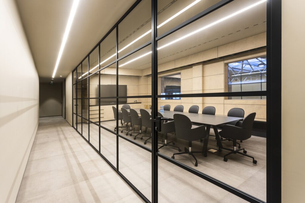 Prosklená industriální příčka Dorsis Digero