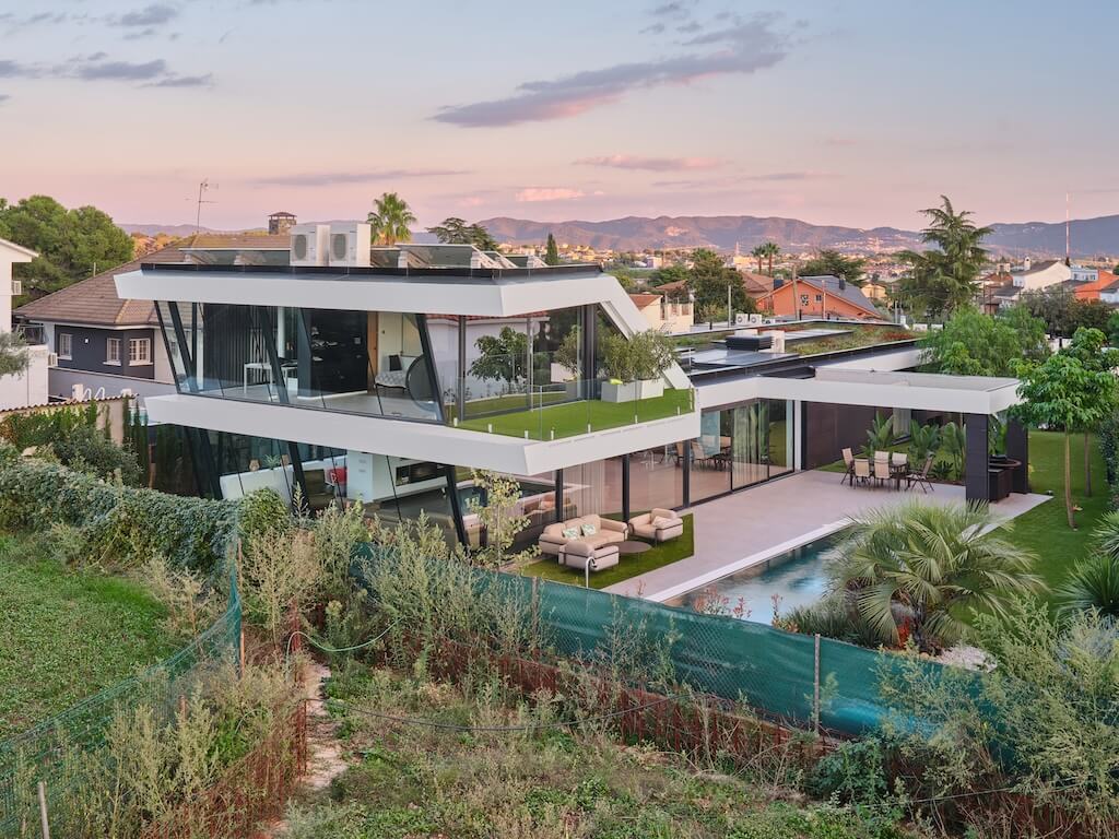 Dům se zelenou střechou