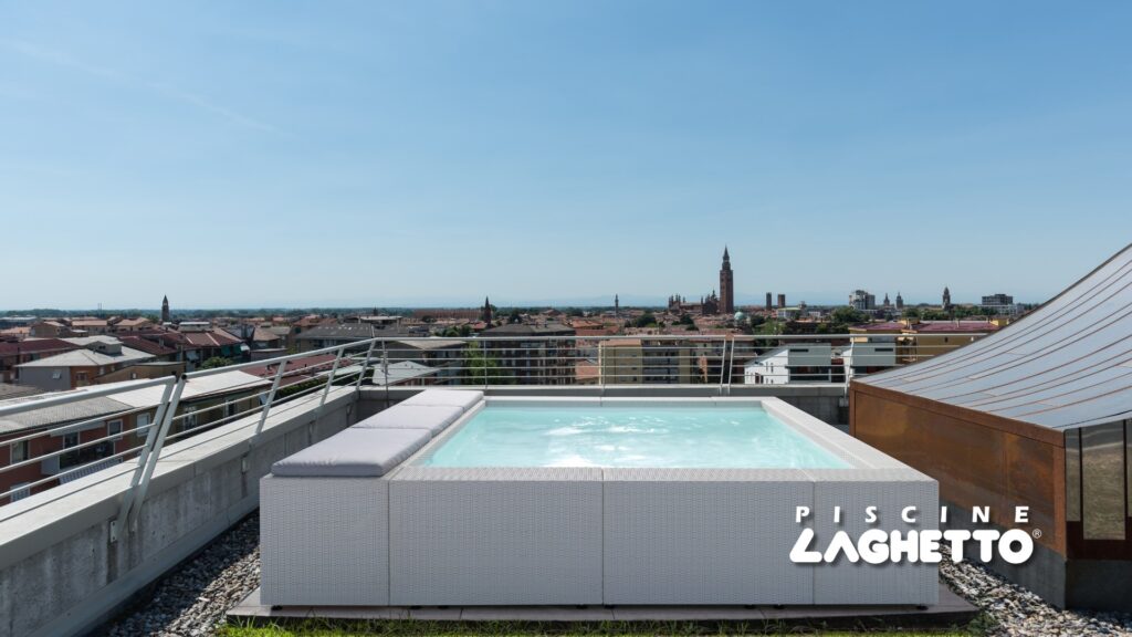 Nadzemní mini bazén na terasu nebo balkón