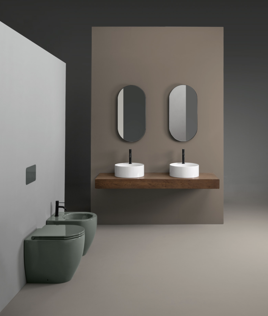 Moderní barevná koupelna