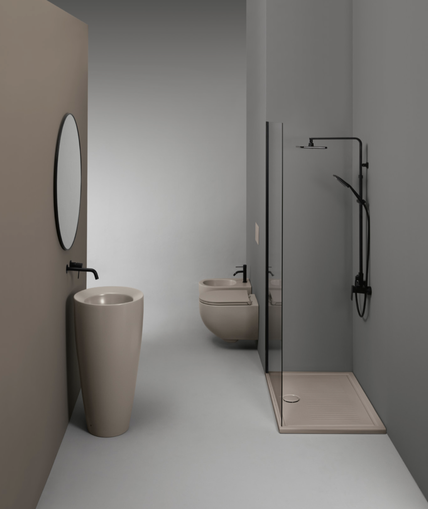 Moderní barevná koupelna