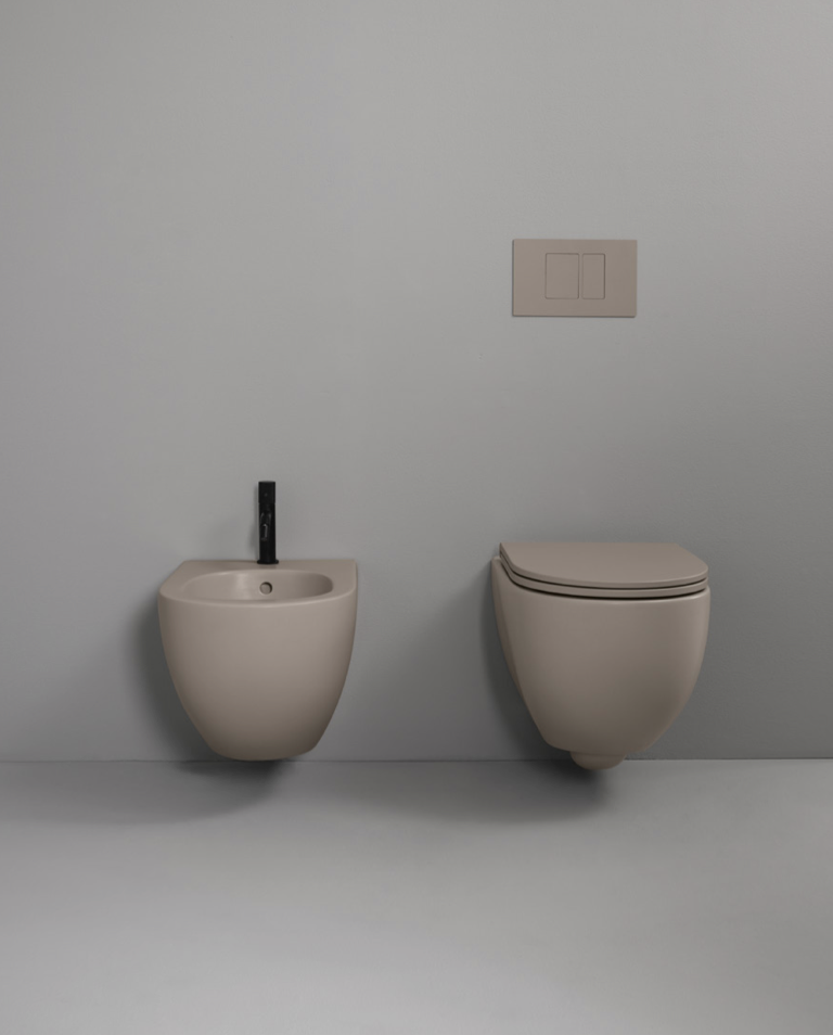 Moderní barevná koupelna