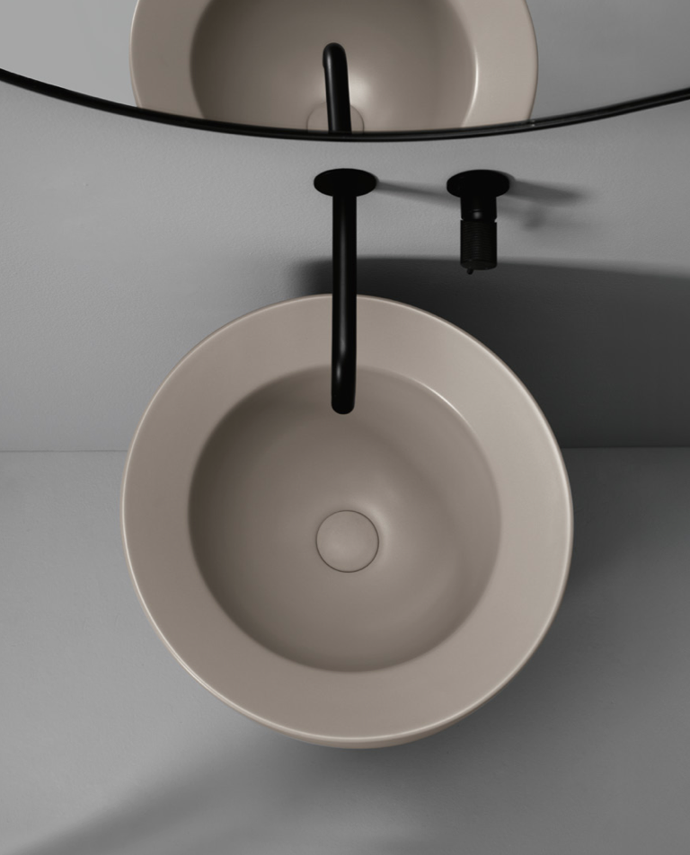 Moderní barevná koupelna